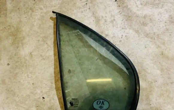 Nissan Primera Rear vent window glass 
