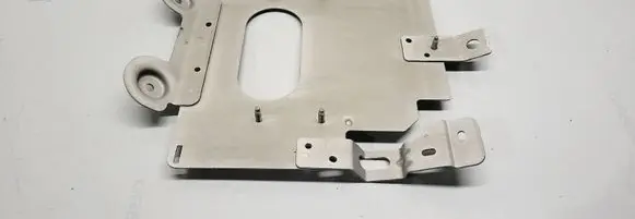 Renault Arkana Other engine bay part 237142561R