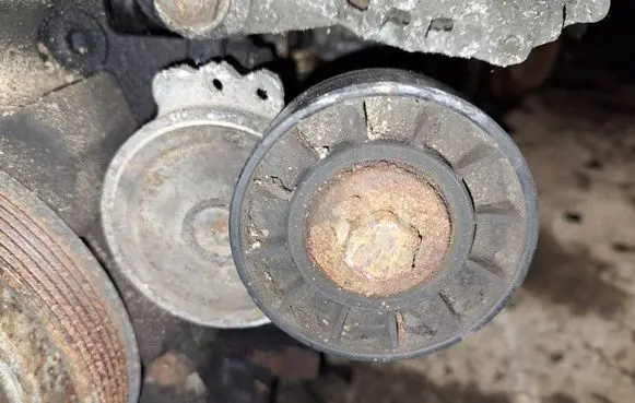 Ford S-MAX Generator/alternator belt tensioner 
