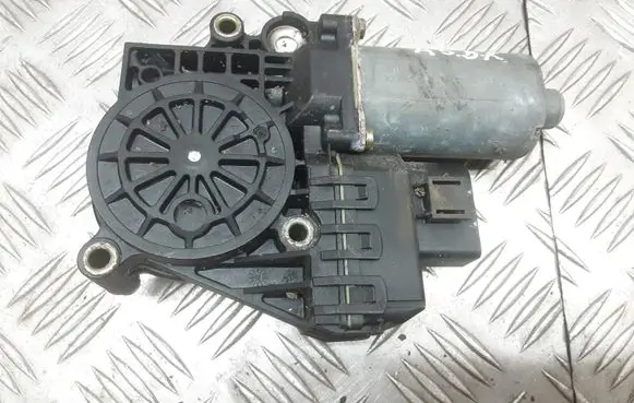 Audi A3 S3 8L Rear door window regulator motor 0130821784