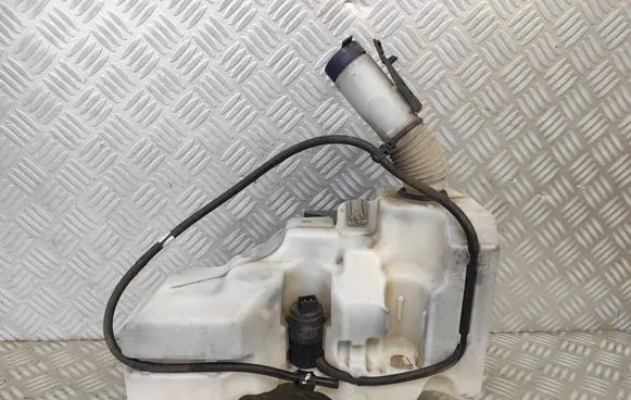 Windshield washer fluid reservoir/tank