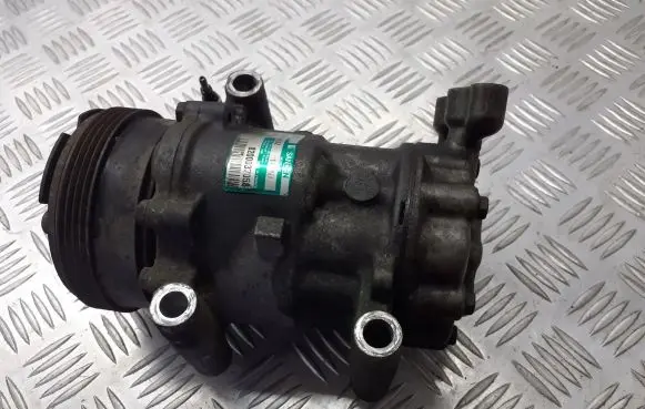 Renault Clio II Air conditioning (A/C) compressor (pump) 8200037058