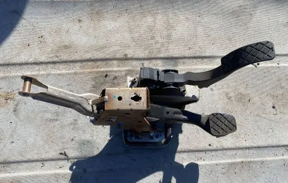 Volkswagen Fox Brake pedal 6Q1721130A 6Q1721058R 6Q1721503D