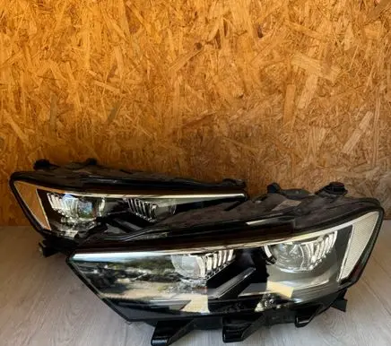 Volkswagen T-Roc Headlights/headlamps set