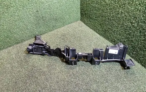 Mercedes-Benz S W222 Front bumper mounting bracket A2226940138