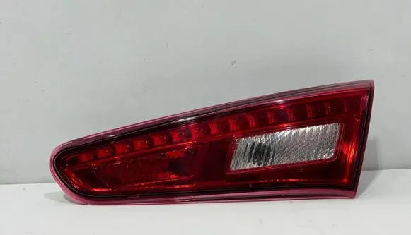 Alfa Romeo Giulietta Tailgate rear/tail lights 50531132