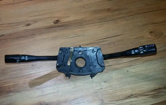 Wiper turn signal indicator stalk/switch