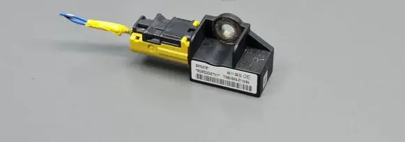 Honda CR-V Airbag deployment crash/impact sensor 77930SWAE113M4 5WK43787