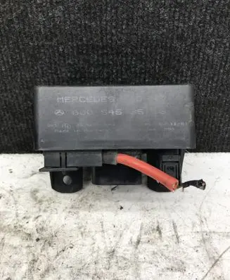 Mercedes-Benz Sprinter W901 W902 W903 W904 Glow plug pre-heat relay 0005453516