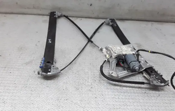 Mercedes-Benz S W220 Front door window regulator with motor