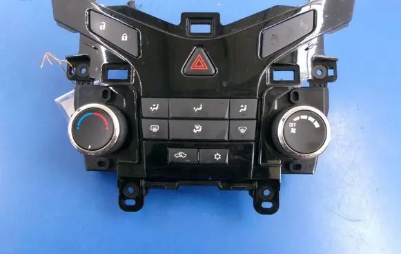 Chevrolet Cruze Climate control unit 3870548