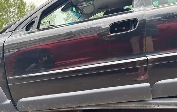 Volvo XC70 Front door
