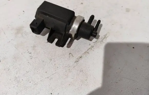 Volkswagen Golf IV Turbo solenoid valve 1H0906627 94T164 72190320