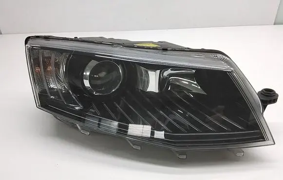 Skoda Octavia Mk3 (5E) Headlight/headlamp 5E1941016B