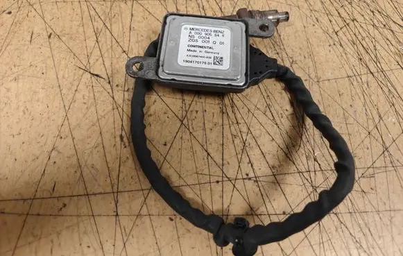 Mercedes-Benz S W222 Lambda probe sensor A0009058411