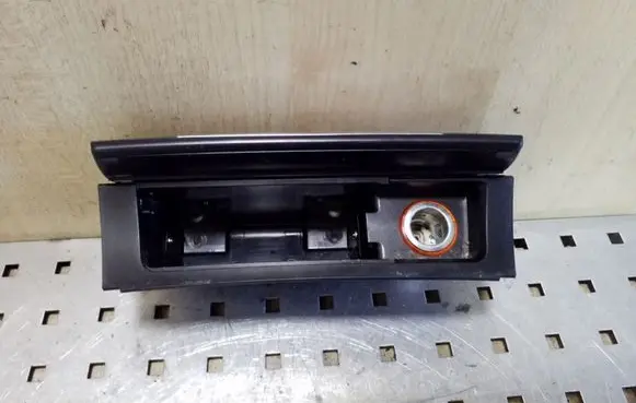 Volkswagen PASSAT B6 Car ashtray 3C0863284