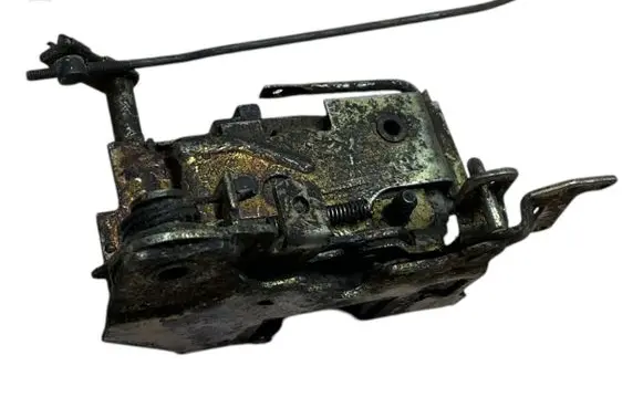 Opel Kadett E Front door lock 7997422