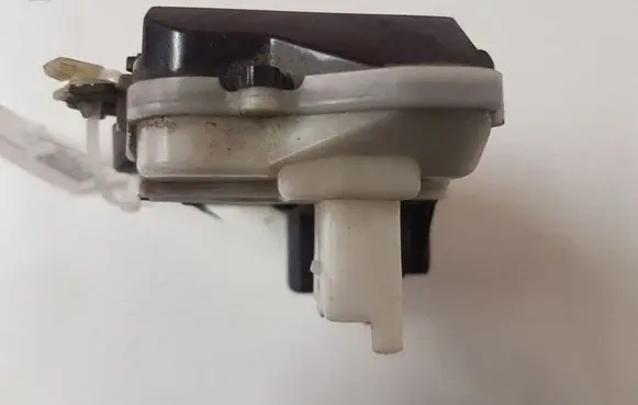 Citroen C5 Front door lock