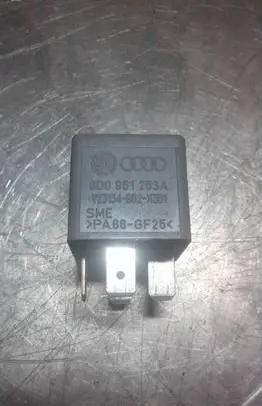 Volkswagen PASSAT B6 Other relay 8D0951253A V23134B52X301