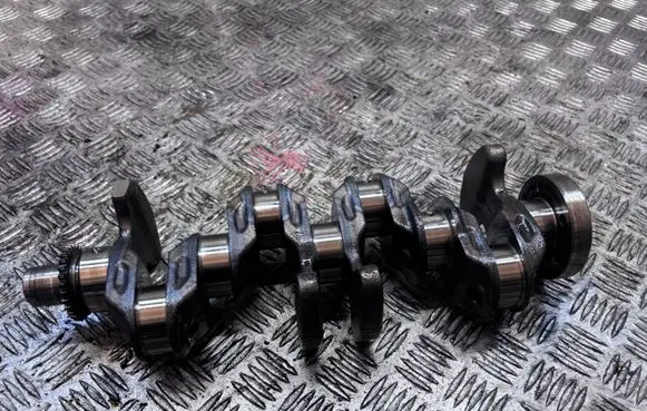 Volkswagen Golf VII Crankshaft 04E105209A