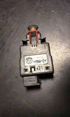 BMW 5 E34 Brake pedal sensor switch 8360420