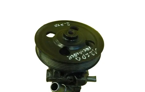 Land Rover Freelander 2 - LR2 Power steering pump 6G913A696EE