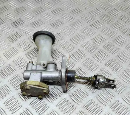 Toyota 4 Runner N180 Clutch slave cylinder 