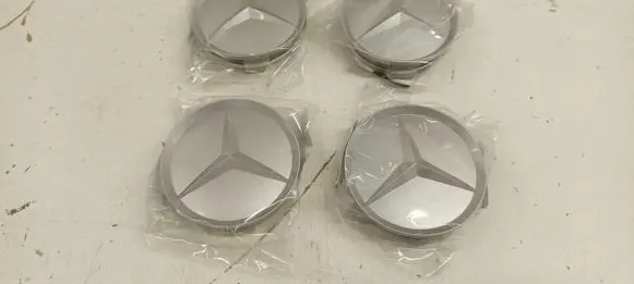 Mercedes-Benz 190 W201 Original wheel cap B66470203 A2014010225 2014010225