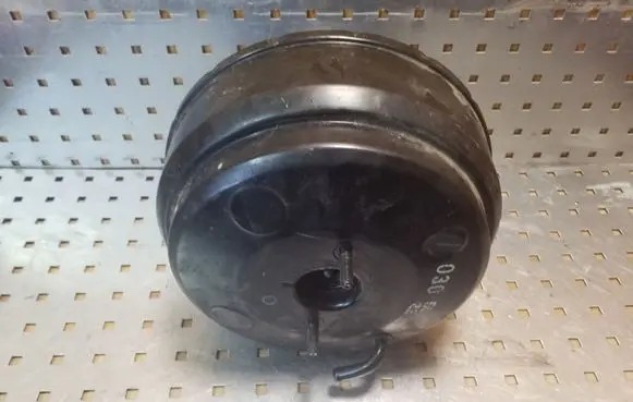 Mitsubishi Grandis Brake booster