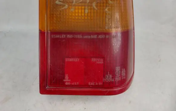 Mitsubishi Space Wagon Rear/tail lights 0437110