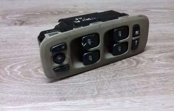 Volvo V70 Electric window control switch 30746074