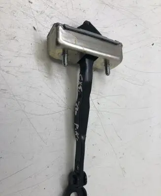 Mazda CX-5 II Front door check strap stopper