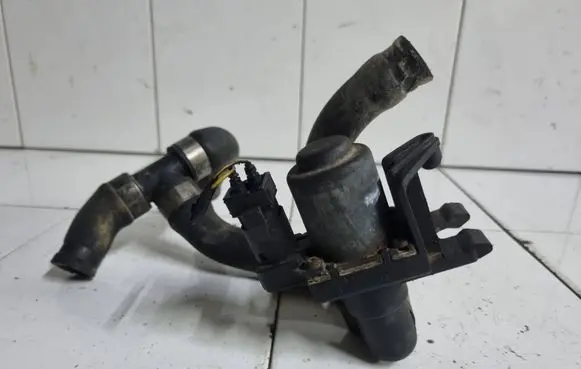 BMW 3 E36 Coolant heater control valve 8375443 1147412138