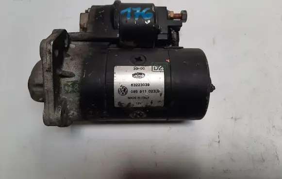 Volkswagen Golf III Starter motor 085911023E