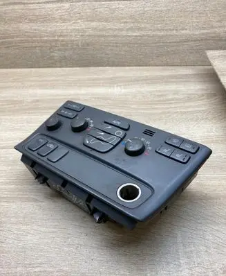 Volvo V70 Climate control unit 7923