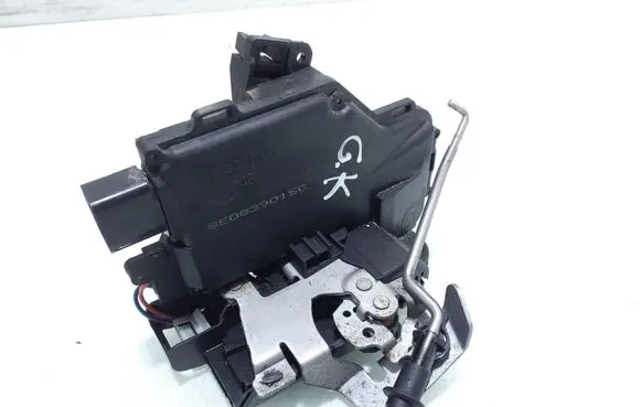 Audi A4 S4 B6 8E 8H Rear door lock 8E0839015C