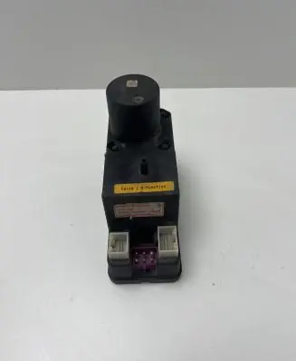 Audi 80 90 S2 B4 Central locking vacuum pump 8TZ00652204