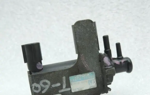 Toyota Yaris Valve vacuum