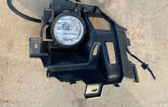 Peugeot Partner III Fog light bracket 9816770380 89211690