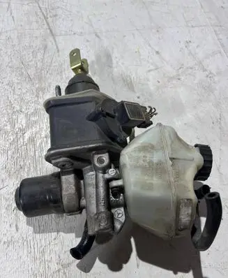 Mercedes-Benz E W211 Master brake cylinder A0004300312
