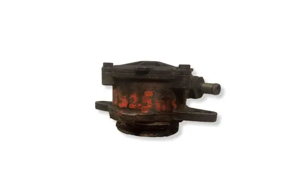 BMW 5 E39 Vacuum pump 96110885