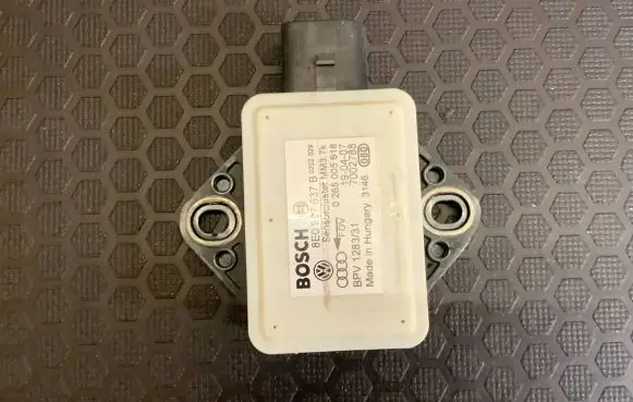 Audi A6 S6 C6 4F ESP acceleration yaw rate sensor 8E0907637B 0265005618 7002788