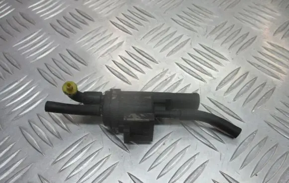 Mercedes-Benz C W203 Valve vacuum 0025401497