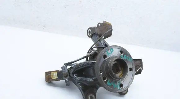 Mercedes-Benz Vito Viano W447 Front wheel hub A4473320201 A4473300020