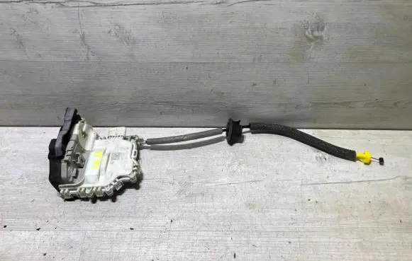Audi A4 S4 B9 Rear door lock 8x0839015l