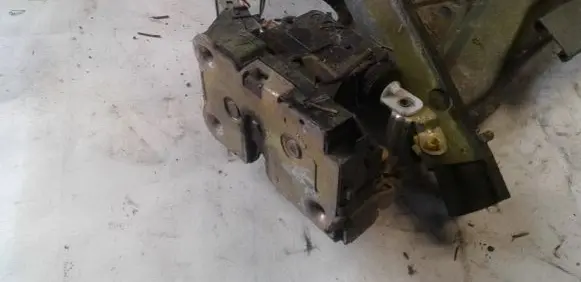 Renault Laguna I Rear door lock