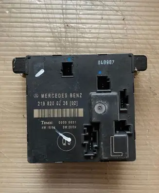 Mercedes-Benz CLS C219 Door control unit/module 2198200226 00005031