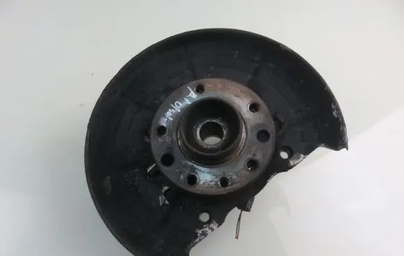 Opel Meriva B Front wheel hub spindle knuckle