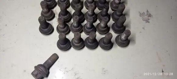 Mercedes-Benz Sprinter W906 Nuts/bolts 