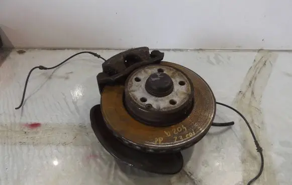Mercedes-Benz C W204 Front wheel hub spindle knuckle